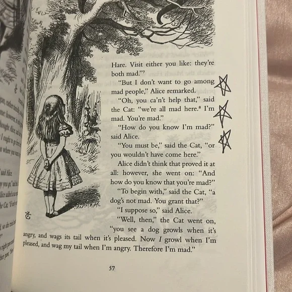 Alice's Adventures in Wonderland and Through the Looking-Glass by Lewis Carroll - Picture 6 of 8